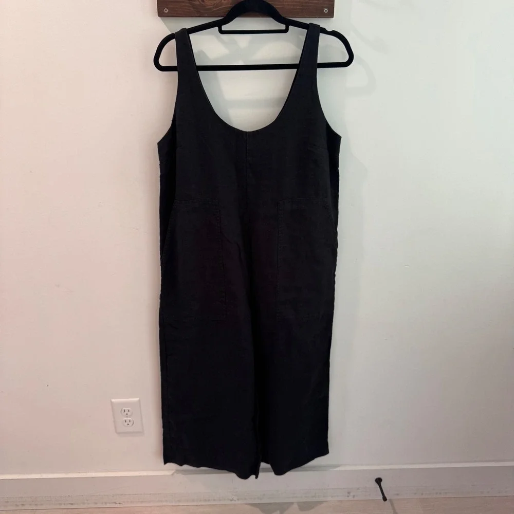 Banana Republic Black 100% Linen Wide Leg Jumpsuit Petite 12‎ Scoop Neck Pockets